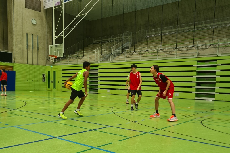 Basketballer in Aktion